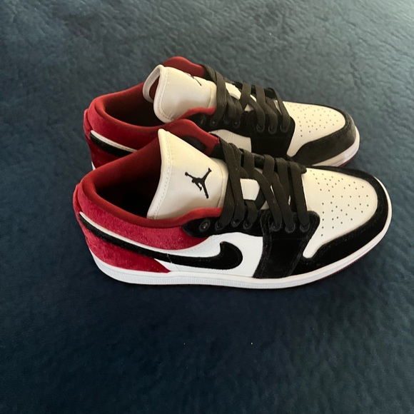 Jordan Women’s Black and Red Sneakers - Picture 2 of 6